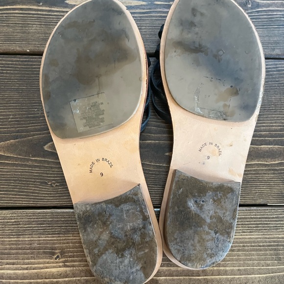 Sz 9 ladies Gap leather sandals made in Brazil - Picture 2 of 3